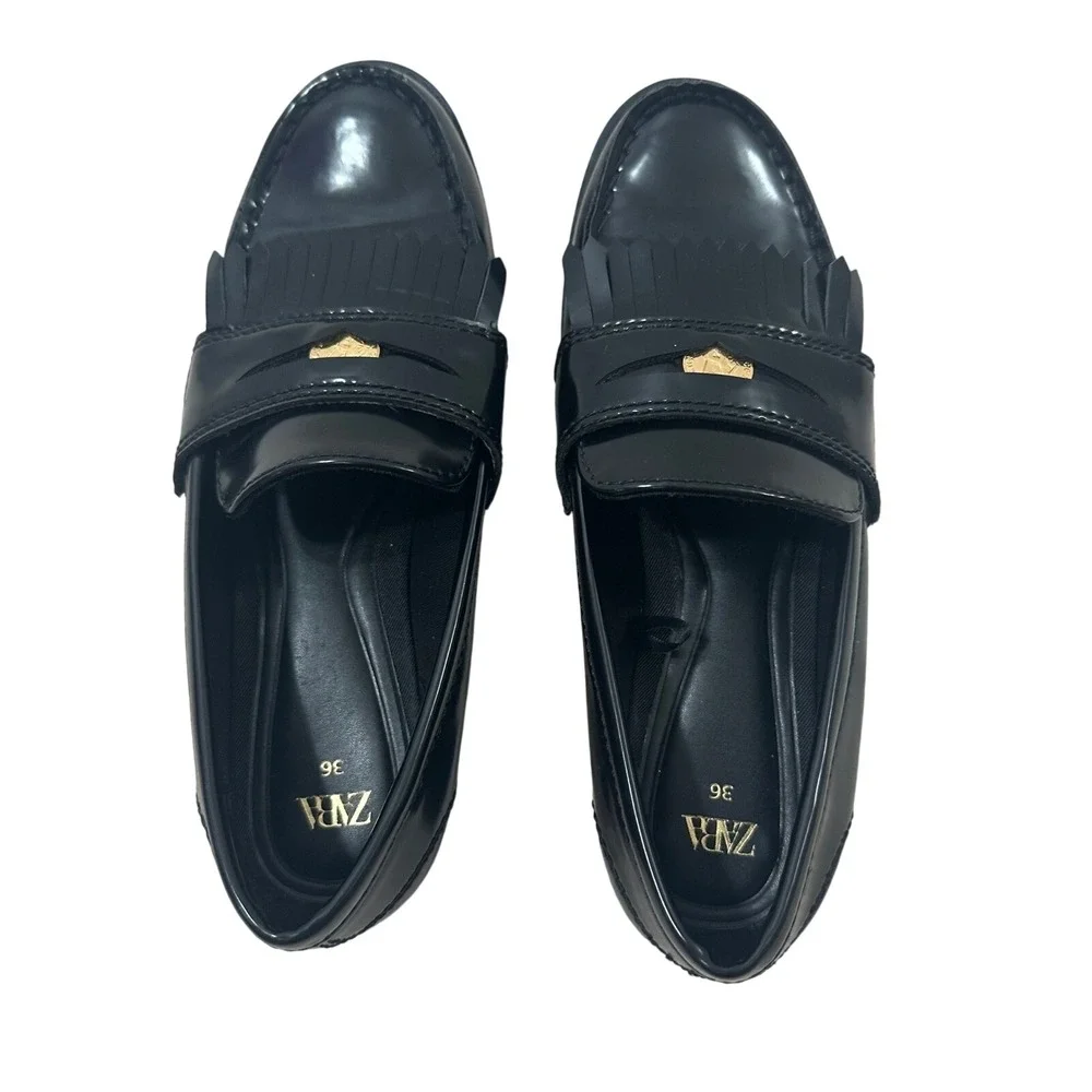 Zara Black Patent Kiltie Penny Loafers Gold Crest Fringe EUR 36 US 6 Womens‎